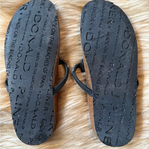 Donald J Pliner rhinestone flip flop - Picture 4 of 7